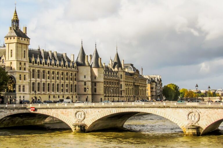 Paris: City Island Tour, Cruise & Sainte Chapelle Entry