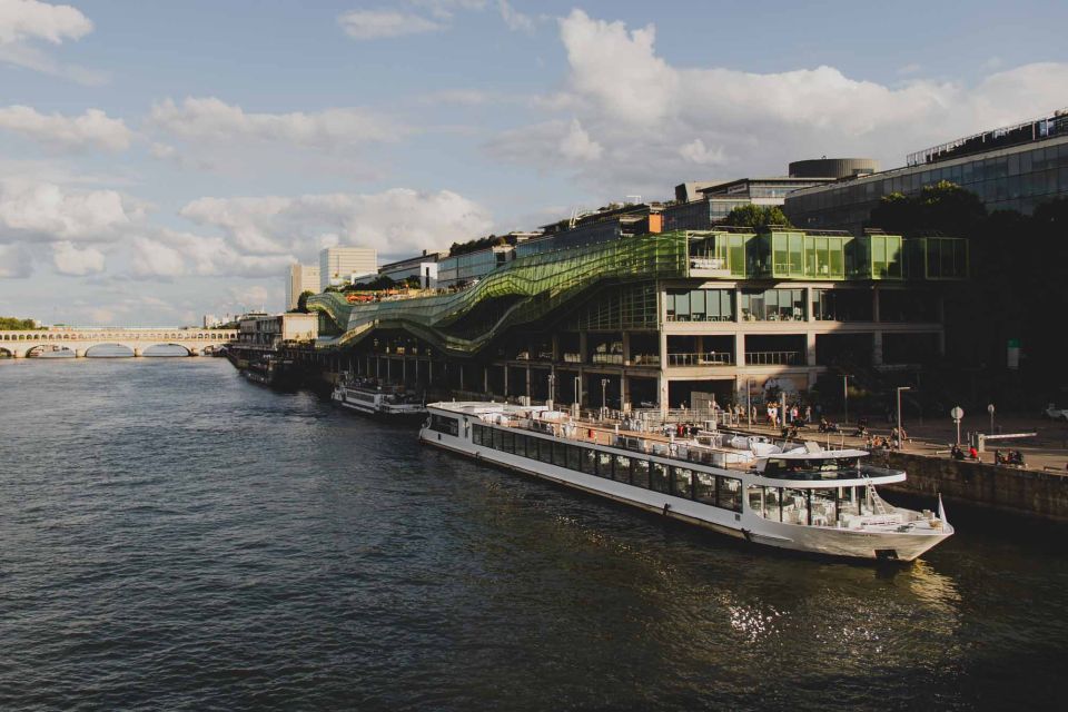 Paris: Gourmet Dinner Cruise on Seine River With Live Music - Activity Details