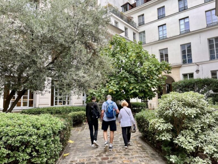 Paris: Guided Champagne & Food Tour in St-Germain-des-Pres