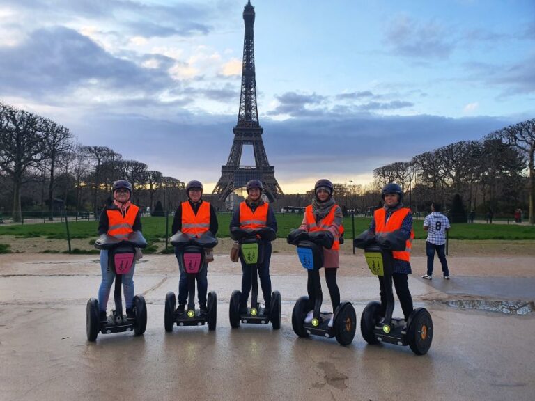 Paris: Guided Segway Tour at Night