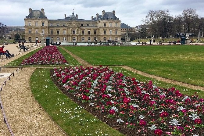 Paris Ile-de-la-Cité Walking Tour: Max 6 People Group or Private