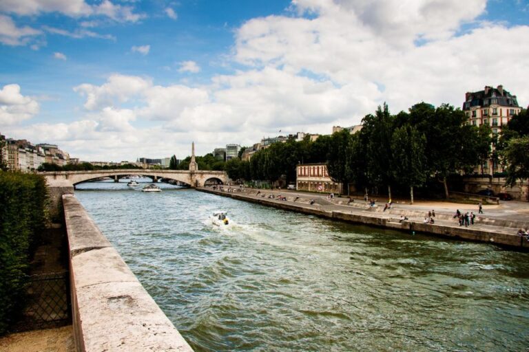 Paris Latin Quarter 2-Hour Private Walking Tour