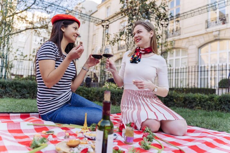 Paris: Parisian Picnic With Wine, Cheese and Local Insights