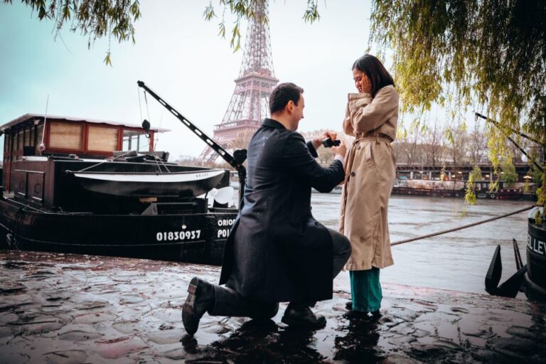 Paris: Private Photography Session at the Eiffel Tower