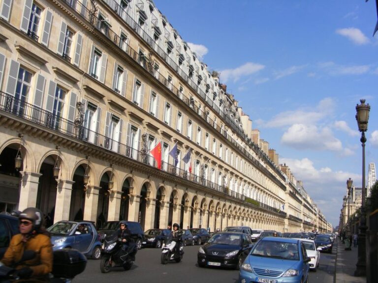 Paris Right Bank 2-Hour Private Walking Tour