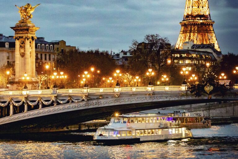 Paris: Seine River Dinner Cruise From Eiffel Tower