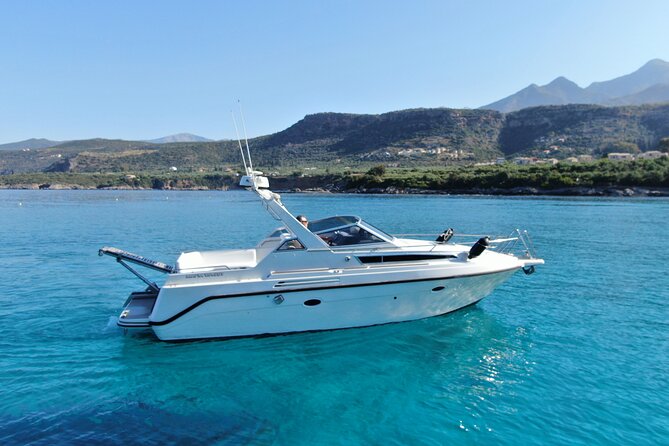 Private Boat Tour With Snorkeling in Leftkro