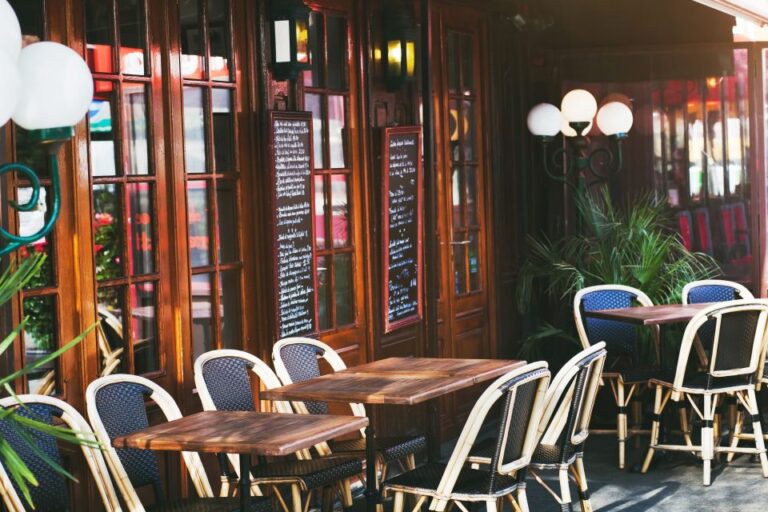 Private French Beer Tasting Tour in Paris Old Town