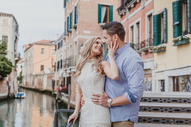 Private Photo Shoot in Venice With Gondola Ride