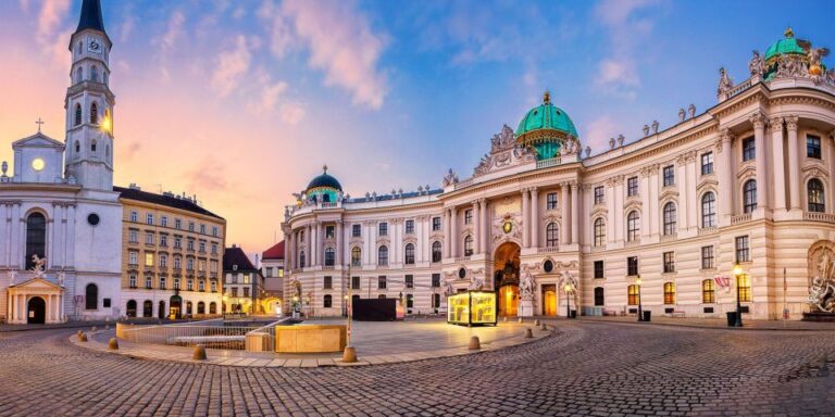 Private Sightseeing Transfer Prague – Vienna