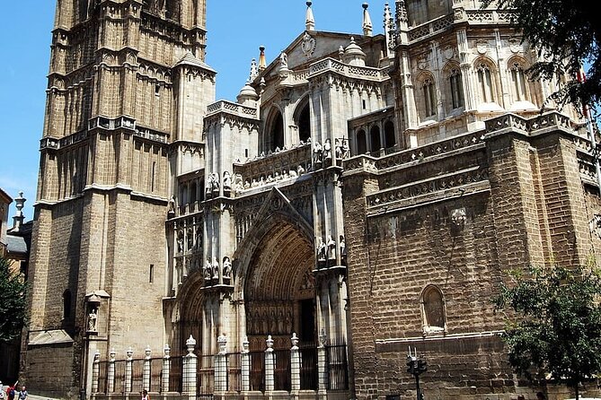 Private Tour in Toledo With Guide Tickets Included to Monuments - Tour Highlights