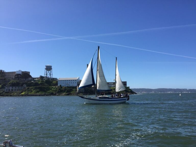 San Francisco: Bay Sailing Tour With Drinks