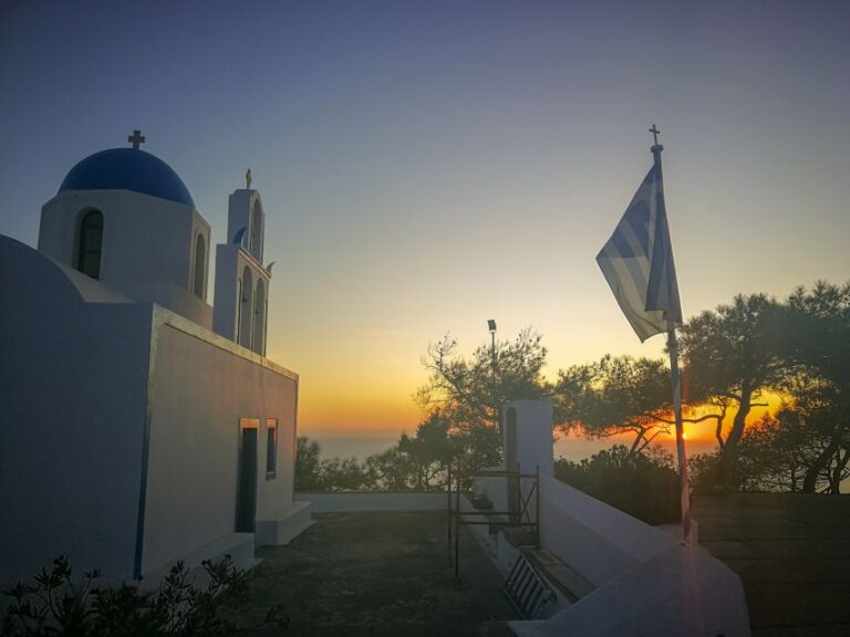 Santorini: Private Sunrise Tour With Breakfast and Oia Visit