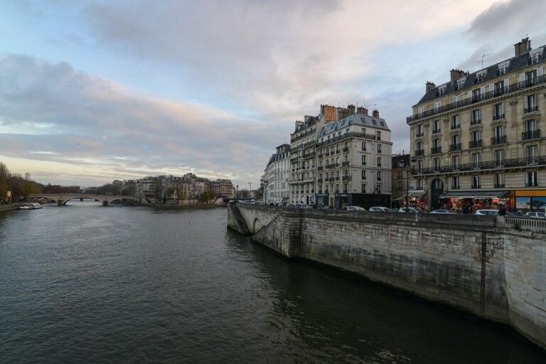 Sightseeing Tour of Paris