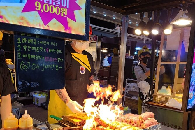 Sumokwon Park / Dongmun Night Market Experience