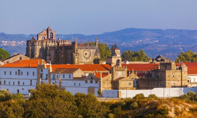 Tomar & Batalha: Full-Day Private Transport From Lisbon