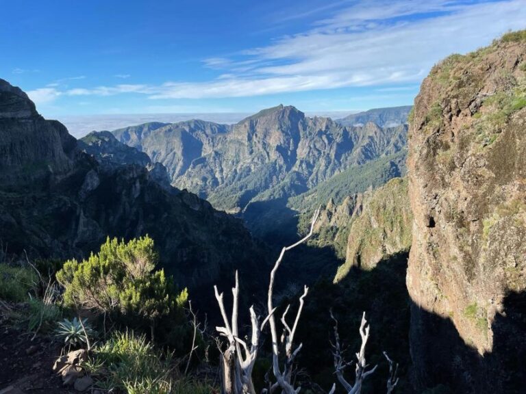 Transfer Sunrise Hike From Pico Areeiro to Pico Ruivo