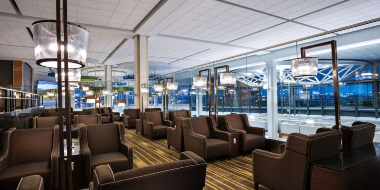 Vancouver International Airport (YVR): Premium Lounge Entry