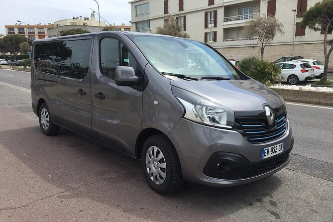 Vehicle With Driver in Provence