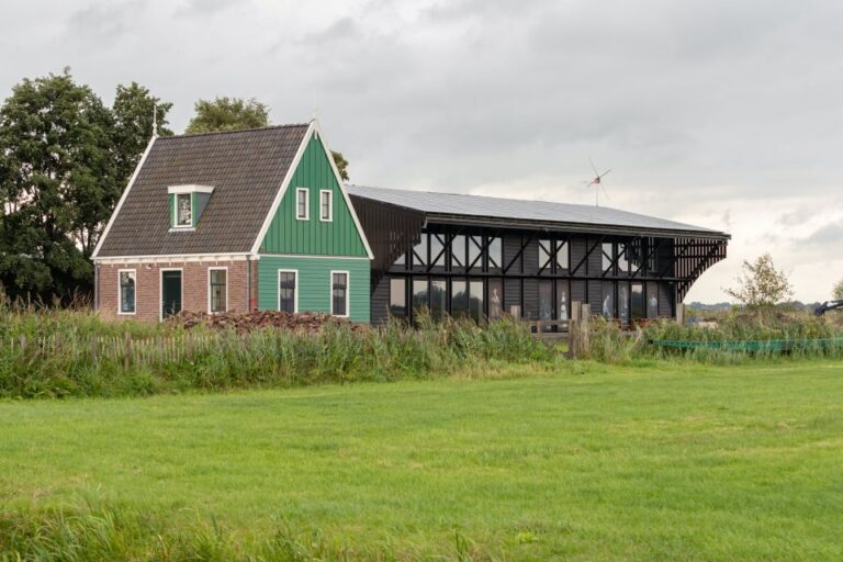 Zaanse Schans: World of Windmills Museum Ticket With Greeter