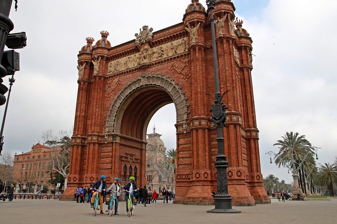 Barcelona E-Bike Tour: Montjuic Hill and Gothic Quarter - Tour Highlights