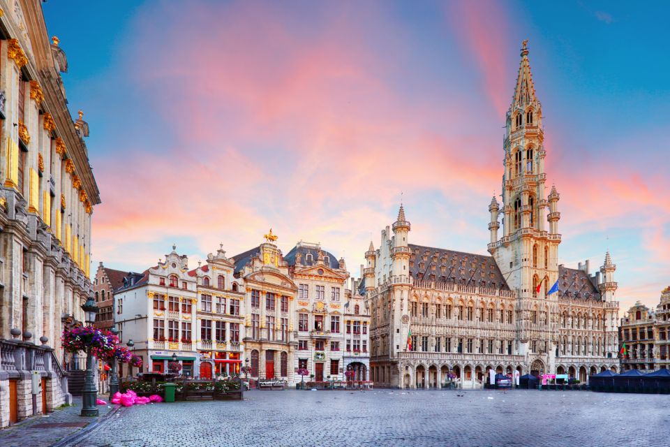 Brussels: City Exploration Game and Tour - Tour Description