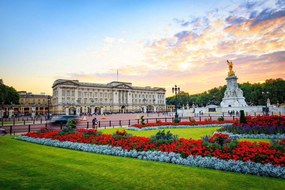 Buckingham Palace & Windsor Castle: Full-Day Tour - Buckingham Palace Experience