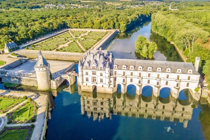 Chenonceau Castle: Private Guided Walking Tour - Inclusions and Operator Details