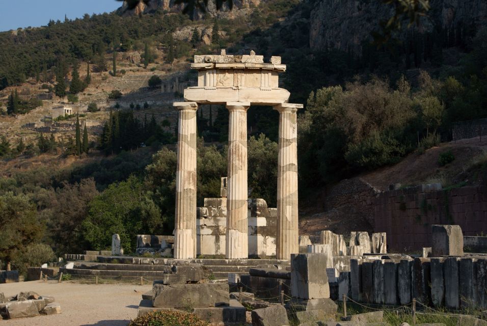 Delphi: Spanish Guided One Day Tour - Booking Information