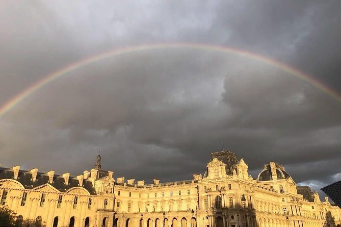 Discover the Secrets of the Louvre - Unveiling Famous Artworks