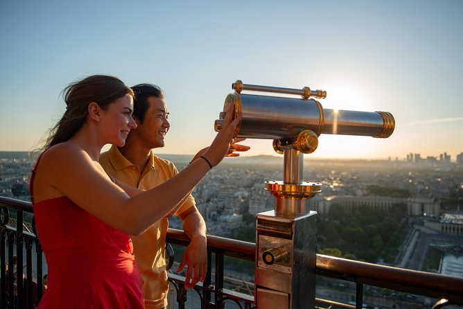 Eiffel Tower Dinner With Seine River Cruise and Moulin Rouge Show - Logistics