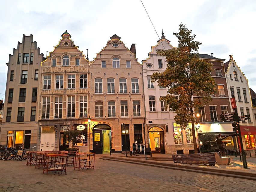 Explore Brussels With Family - Walking Tour - Must-See Experience Highlights