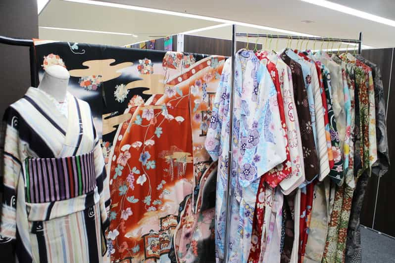 Hiroshima, Dressing Kimono and Strolling Around the Town - Kimono Dressing Experience