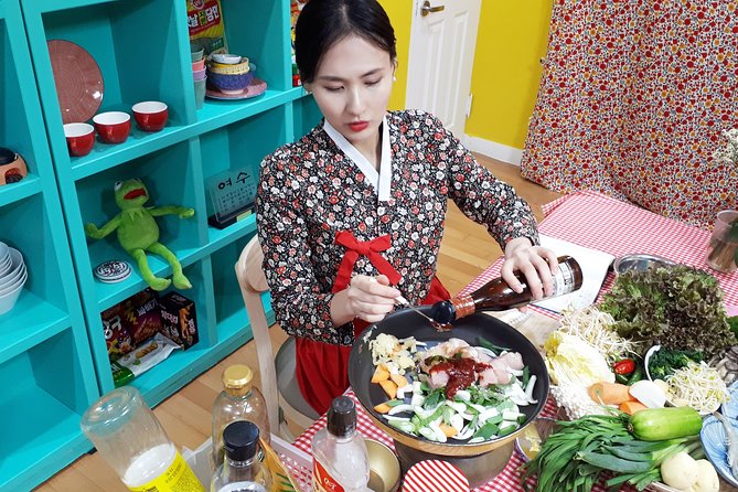 Korean Cooking Class With Full-Course Meal & Local Market Tour in Seoul - Explore Local Market Delights