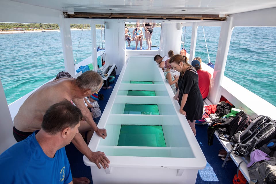 Medulin: Private Glass Bottom Boat Tour to Levan Island - Activity Description