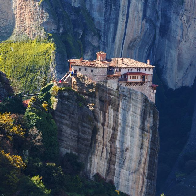 Meteora: Private Day Trip From Thessaloniki - Activity Description