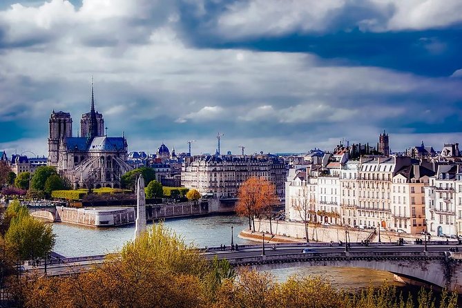 Private 4-Hour City Tour of Paris With Driver and Official Guide - Booking and Cancellation Policy