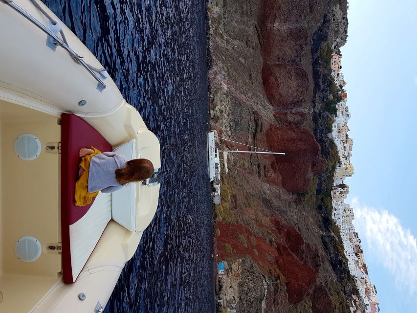 Santorini:Akrotiri Guided Tour & Motorboat Cruise With Lunch - Activity Description