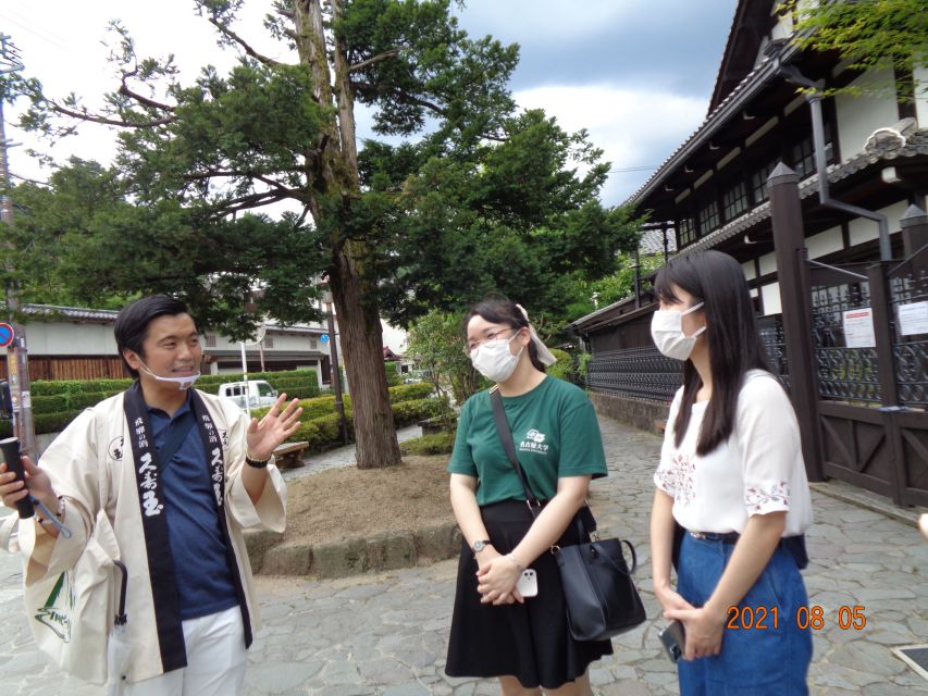 Takayama: Old Town Guided Walking Tour 45min. - Experience Highlights and Key Sites