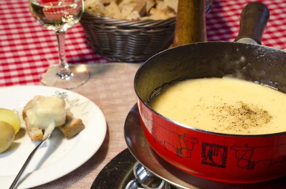 Zurich: Sightseeing and Gourmet Tour With Cheese Fondue - Review and Ratings