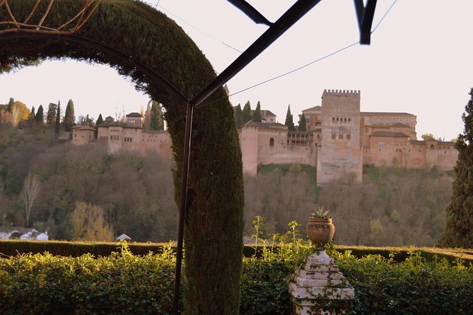 Alhambra Private Tour & Nazaries Palaces From Seville With Pickup - Meeting and Pickup Details