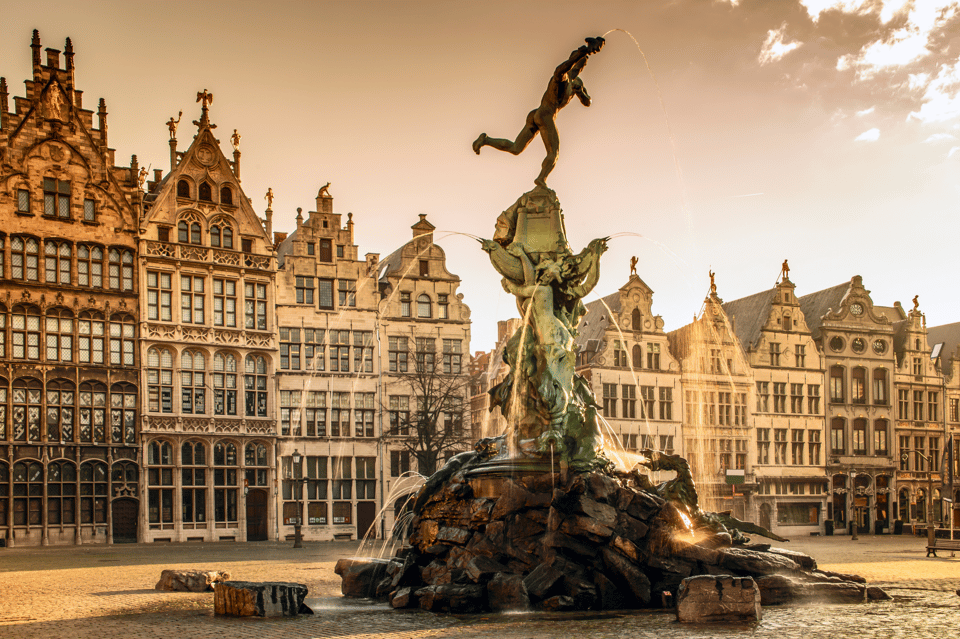 Antwerp: First Discovery Walk and Reading Walking Tour - Tour Description