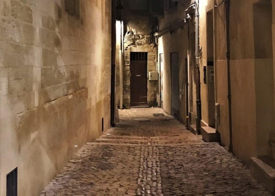 Avignon: The Night Amble Between Bourgeois and Christians - The Nocturnal Tour Experience