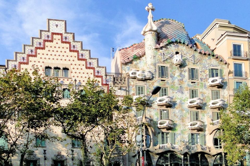 Barcelona & Park Güell: Private Half-Day Tour With Pickup - Tour Description