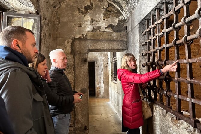 Best of Venice: Saint Marks Basilica, Doges Palace With Guide and Gondola Ride - Guide Performance Insights