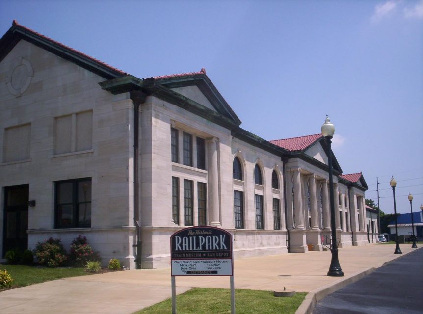 Bowling Green: Historic RailPark & Train Museum Entry & Tour - Tour Highlights