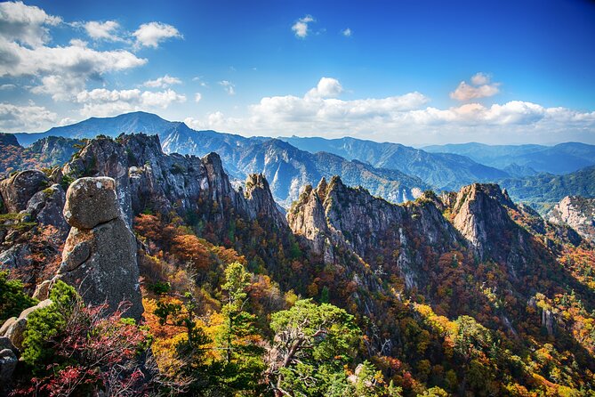 Breathtaking Autumn at Seoraksan National Park - Exploring Seoraksan National Park