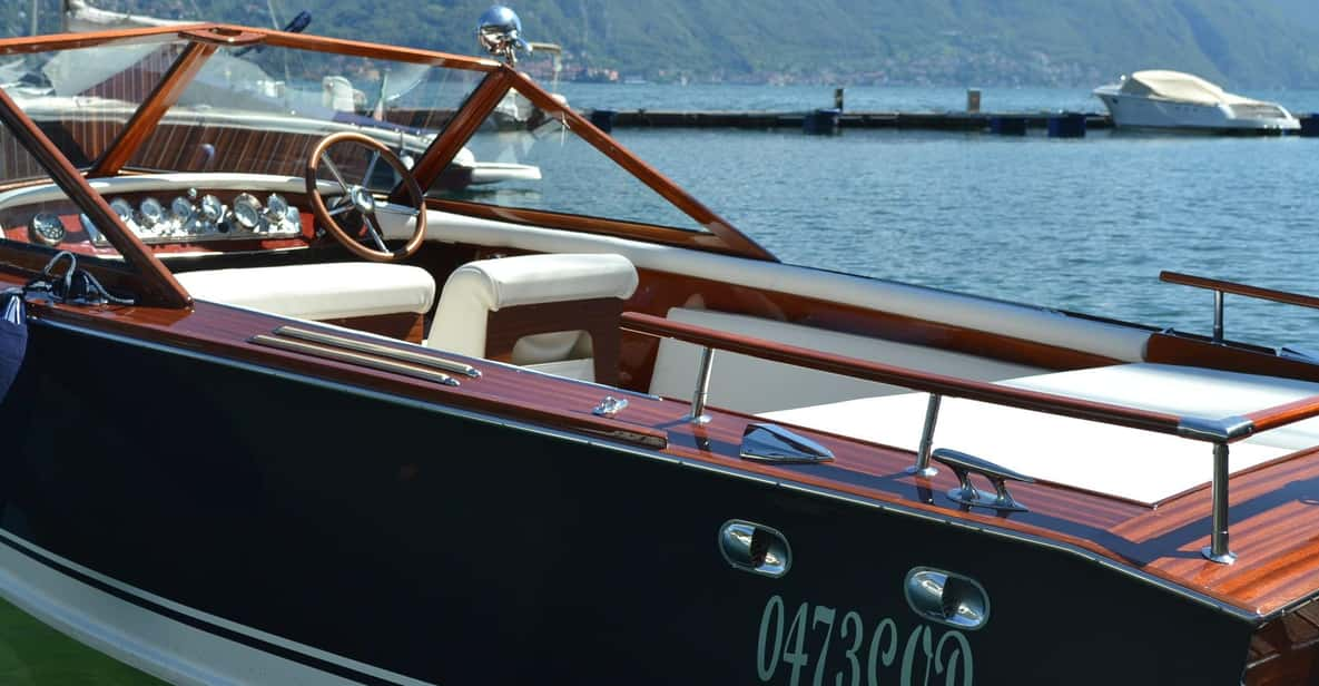 Classic Private Boat Tour Best Villas of Central Lake Como - Boat Experience