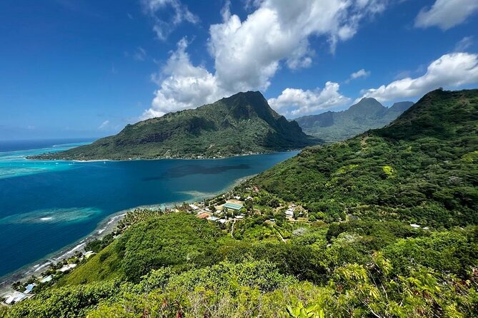 Discovering Moorea From Tahiti in 4x4 With the Ferry Terevau - Exploring Moorea by 4x4