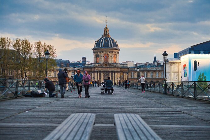 Explore Paris in 90 Minutes With a Local - Common questions